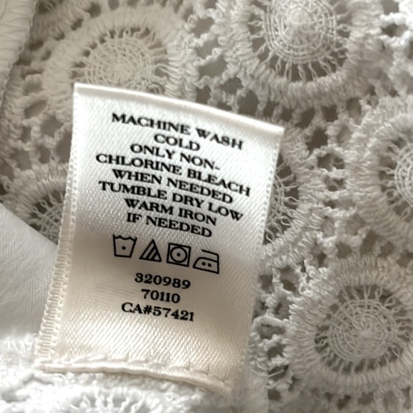 Ann Taylor Button Down Shirt Embellished Back White Size 0 - Picture 5 of 5